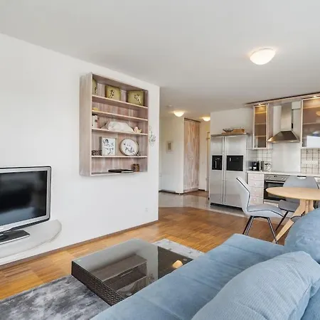 Sonnige Penthousewohnung - Ruhig Und Mit Seeblick *